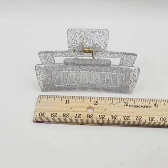 Claw Clip Hair Accessories - Picture 2 of 3